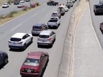 Cierran el bulevar; denuncian irregularidades en asignación de plazas