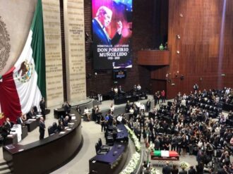 Porfirio Muñoz Ledo vuelve a tribuna; diputados lo despiden en San Lázaro