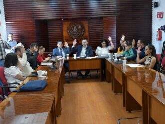 Se pronuncian diputados por fin del conflicto minero