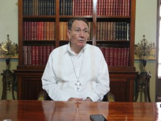 Se reúne el obispo con Medina Mayoral, Murillo y Reyes Mugüerza