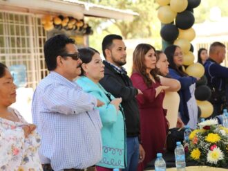 Apadrina Hassan Garduño a estudiantes de primaria