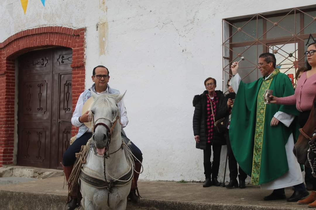 Expone Alan Murillo proyectos en Refugio de los Pozos