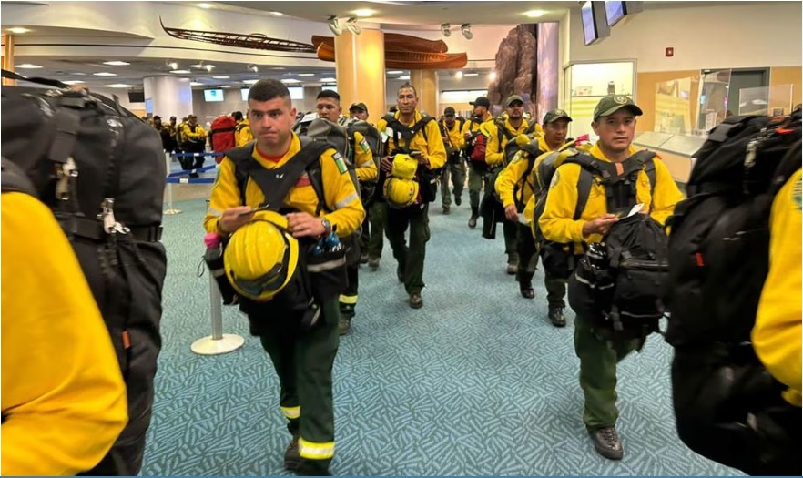 Salen otros 100 mexicanos a Canadá para apoyar combate a incendios forestales