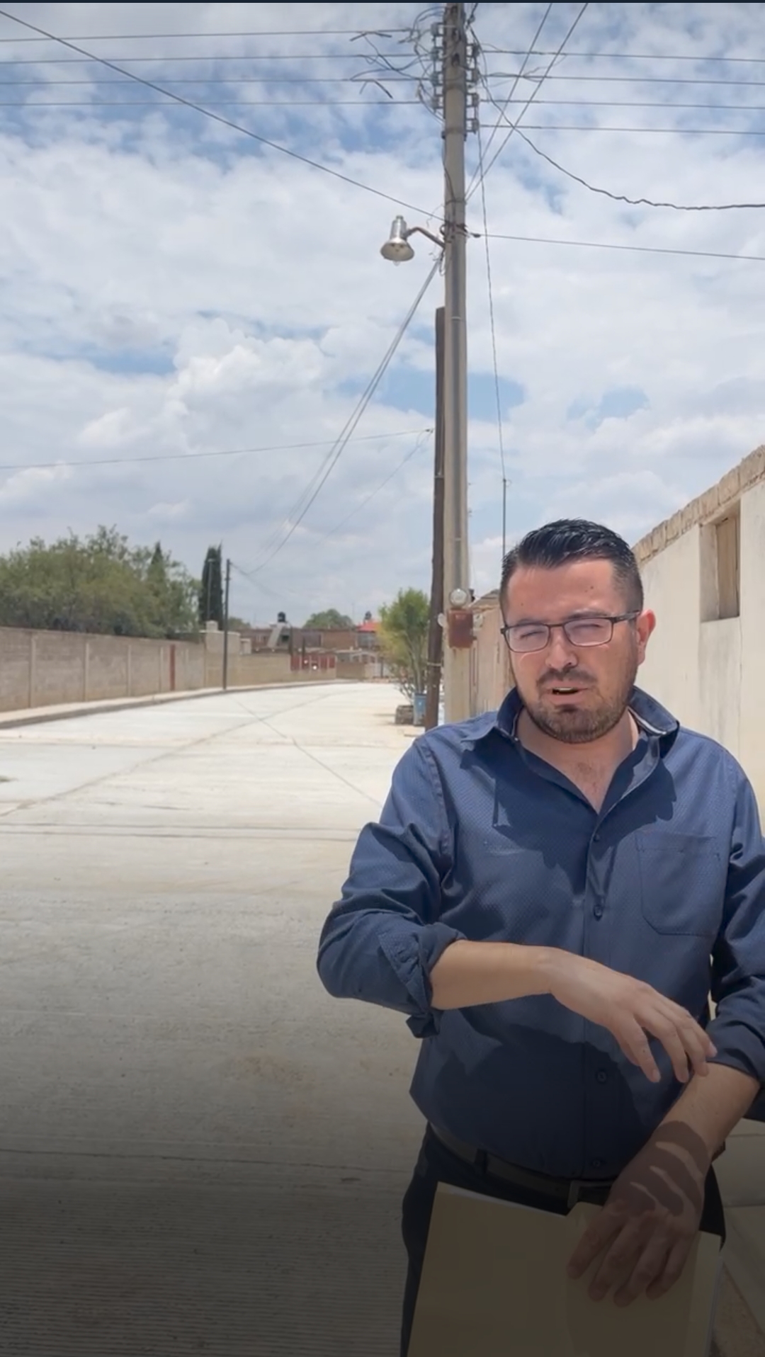 Pavimentan calle en Estancia de Animas 