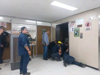 Falla otro elevador del IMSS