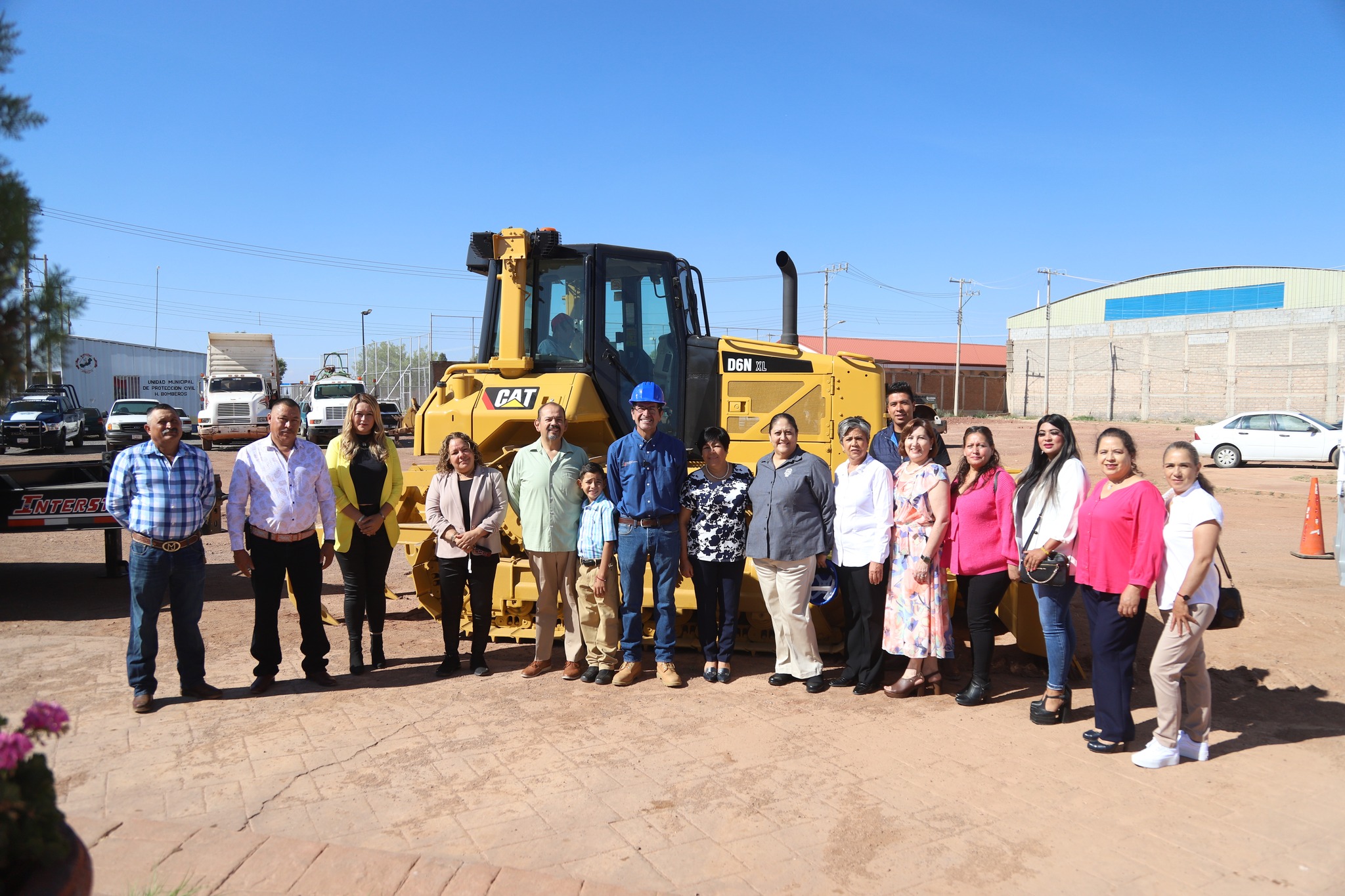 Entrega el alcalde de Calera maquinaria a distintos departamentos 