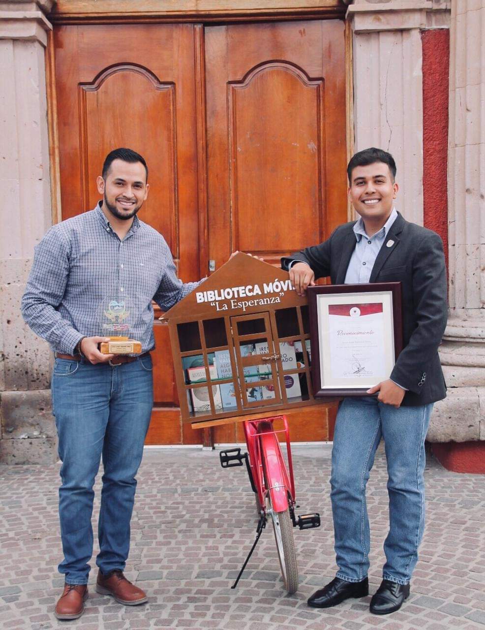 Reconoce Hassan Garduño al poeta Azael Pámanes 