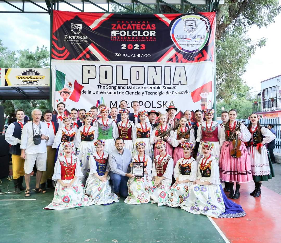 Une el baile dos culturas en Juan Aldama