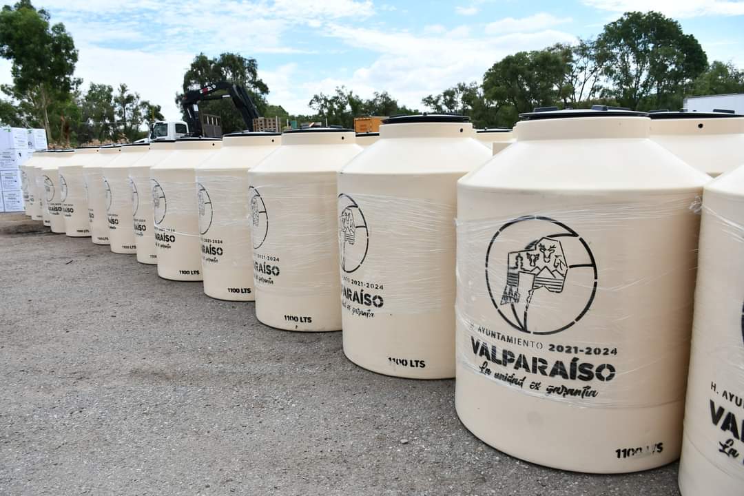 Realizan segunda entrega de ecotecnias