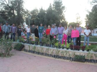 Embellecen el jardín de San Antonio del Ciprés