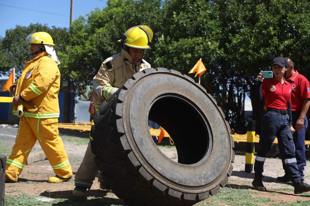 Participan bomberos de Calera en un rally