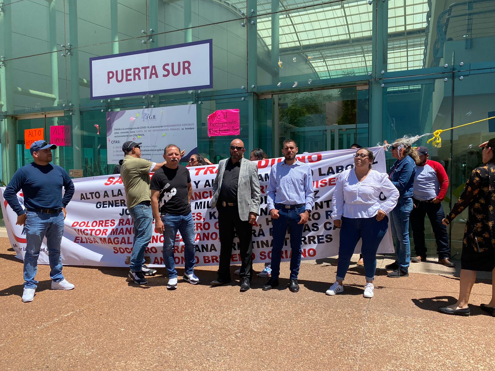 Firmes, trabajadores de la FGJEZ ante presiones de Gobierno del Estado 