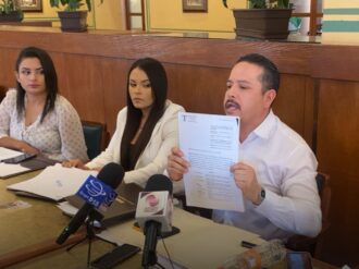 Denuncian corrupción y violencia política de género del alcalde de Ojocaliente