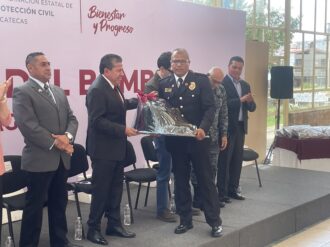 Reconocen la labor de los bomberos