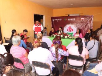 Enseñan repostería a mujeres de El Rucio