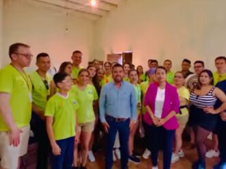 Se presenta Colombia en Pinos