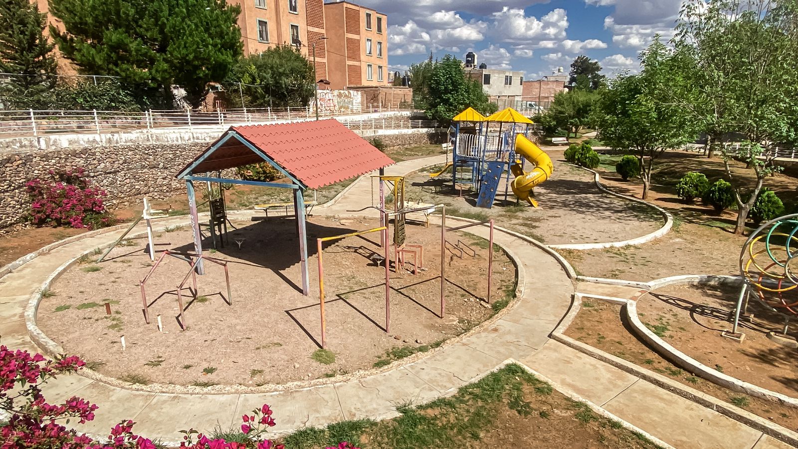 Olvida Guadalupe dar mantenimiento a parques y jardines de la periferia 