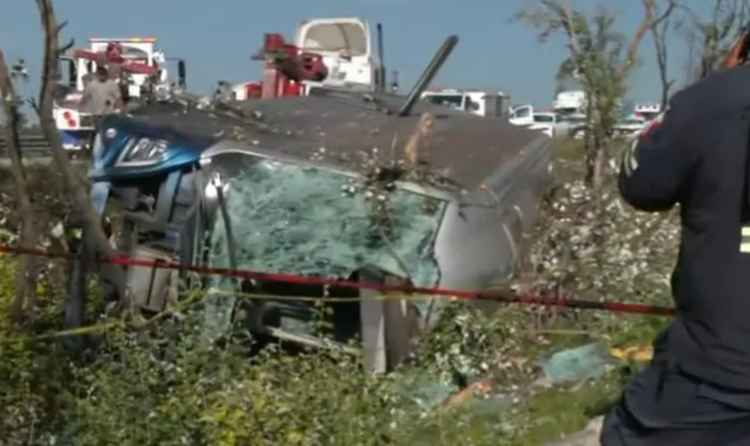 Deja al menos 7 muertos volcadura de autobús en la México-Querétaro