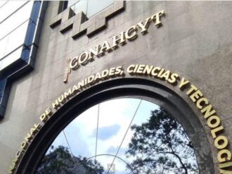 Sólo 9 de 28 posgrados en la UAZ conservan beca Conahcyt 