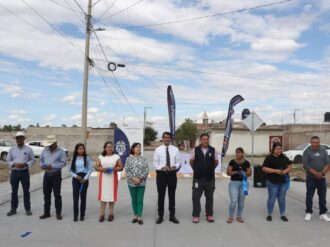 Entrega Ángel Gerardo Hernández pavimentación de la calle SUTSEMOP