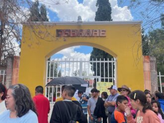 Inicia ciclo escolar con manifestaciones 