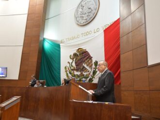 Rinde informe Arturo Nahle