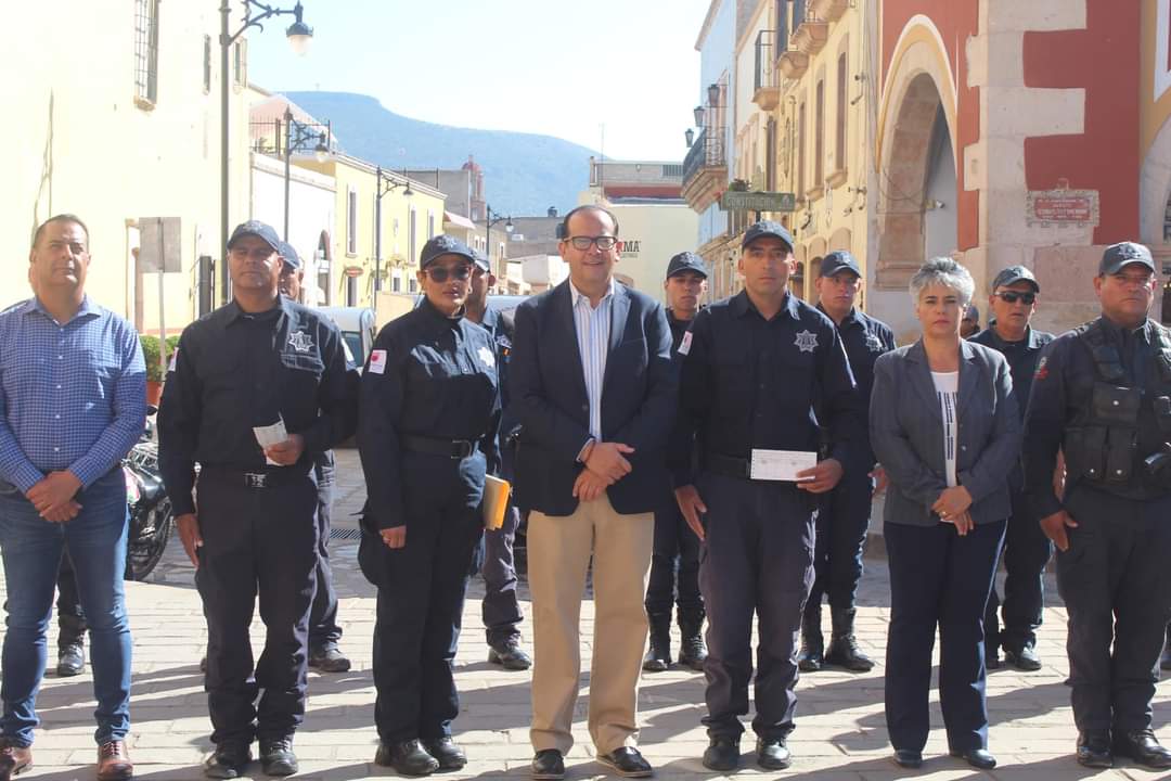 Homologan sueldos de los policías municipales 