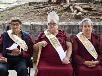 Tienen en San Mateo nuevos reyes de la tercera edad