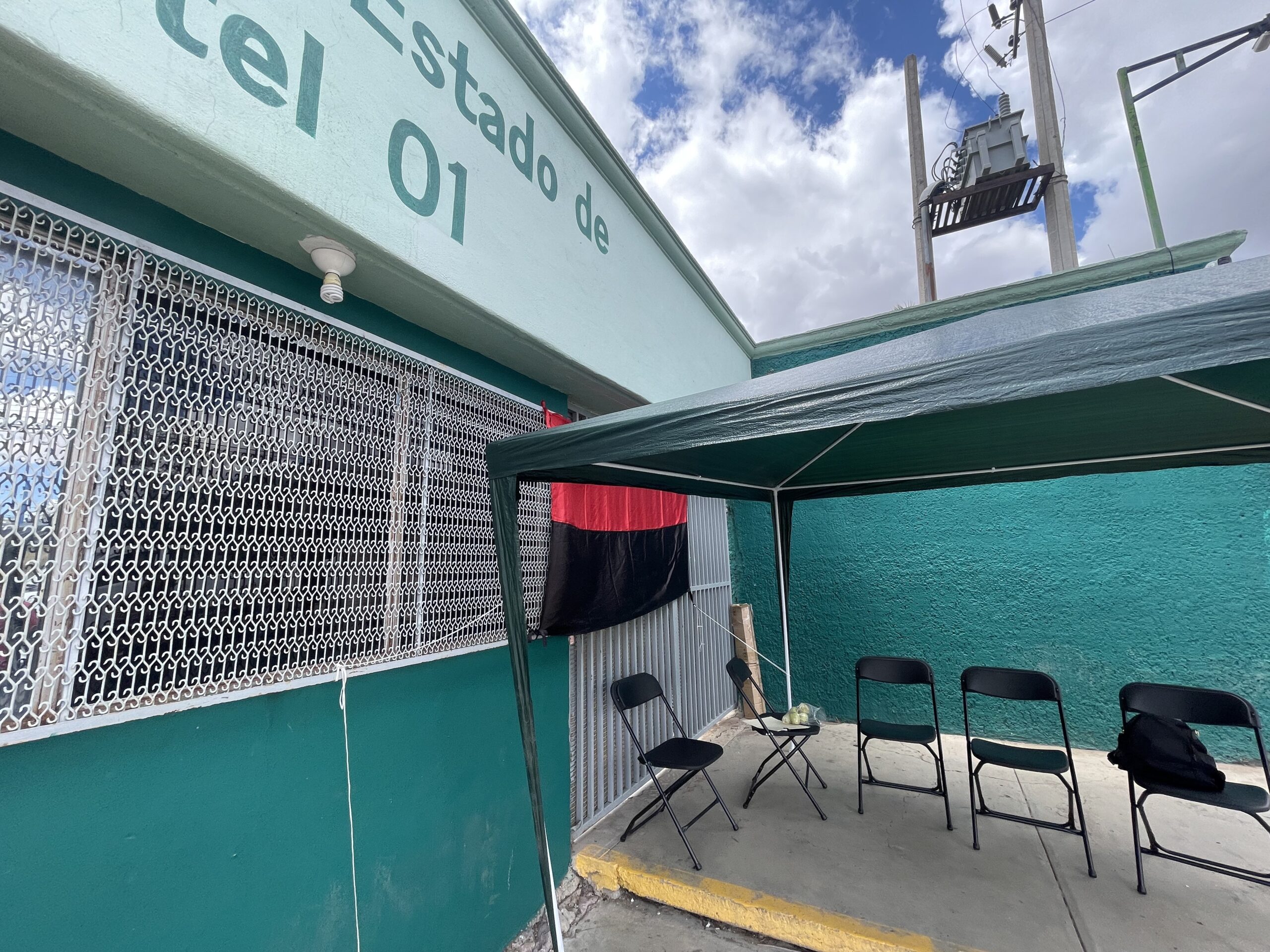 Sin clases, 14 mil estudiantes del Cobaez; docentes exigen pago