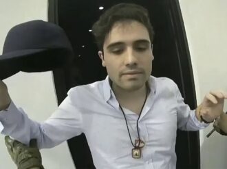 Extradición de Ovidio Guzmán fue ilegal, afirma defensa; abogados fueron notificados un día antes