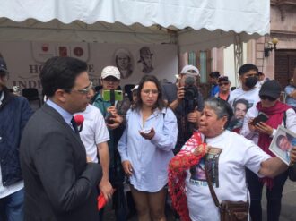 Marchan en desfile por sus desaparecidos 