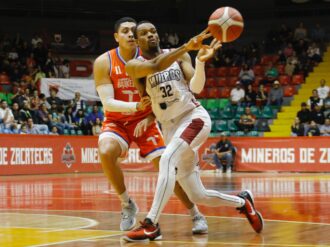 Mineros se lleva la serie ante los Correcaminos