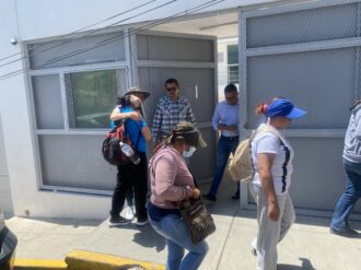 Se manifiestan; exigen aparición de sus seres queridos