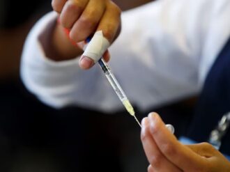 Capacidad de producción de vacuna “Patria” todavía es muy limitada, reconoce López-Gatell