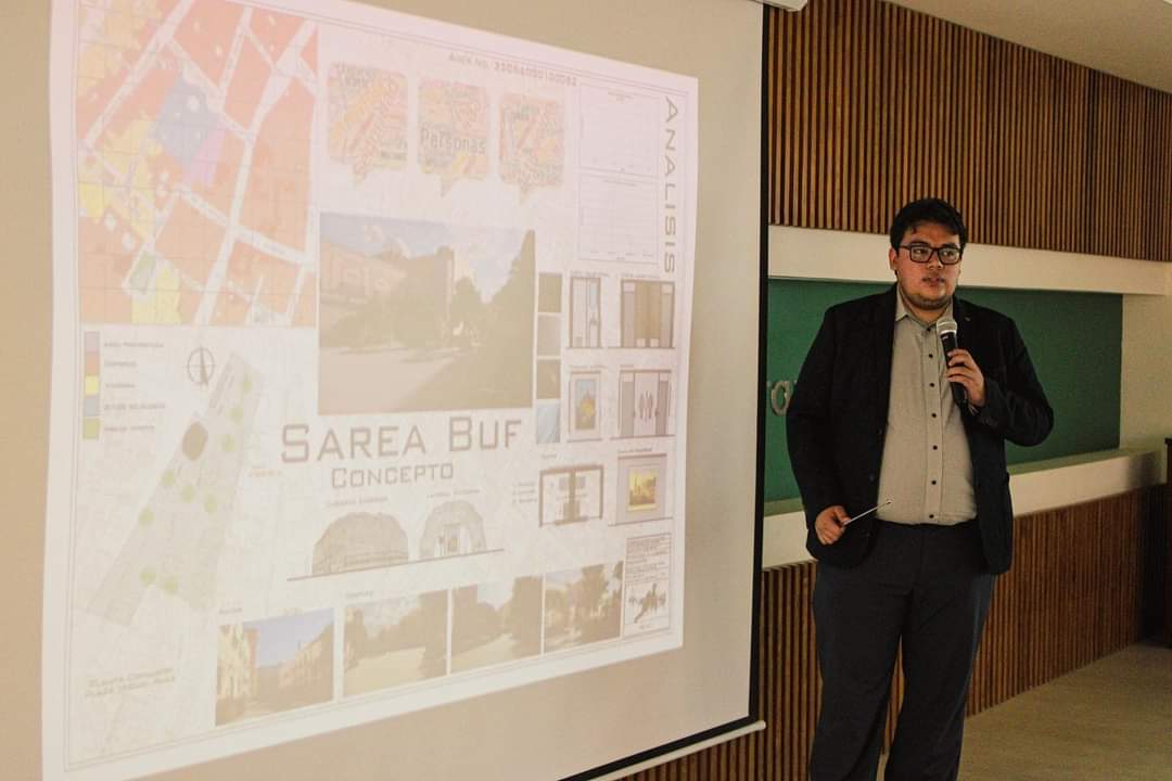 Exponen estudiantes de la UAZ trabajos arquitectónicos en la alcaldía
