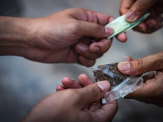 Investigan venta de droga en redes sociales