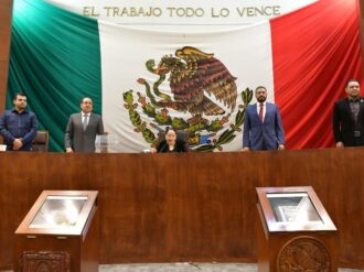 Apalean diputados al secretario de Economía 