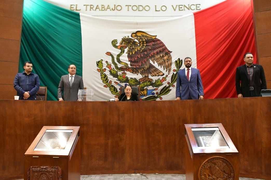 Apalean diputados al secretario de Economía 