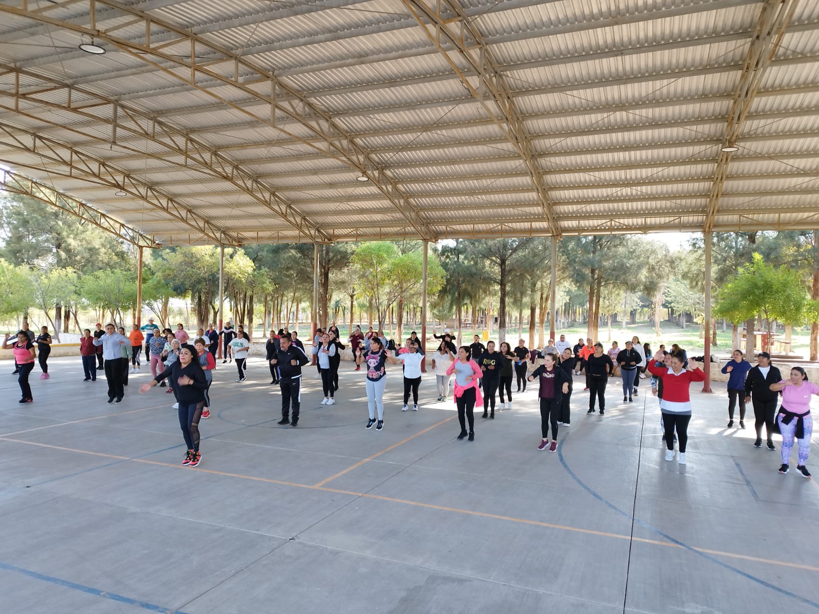 Participan servidores públicos en eventos deportivos 