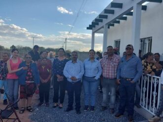 Entrega Juan Rodríguez rehabilitación de Casa de Salud 