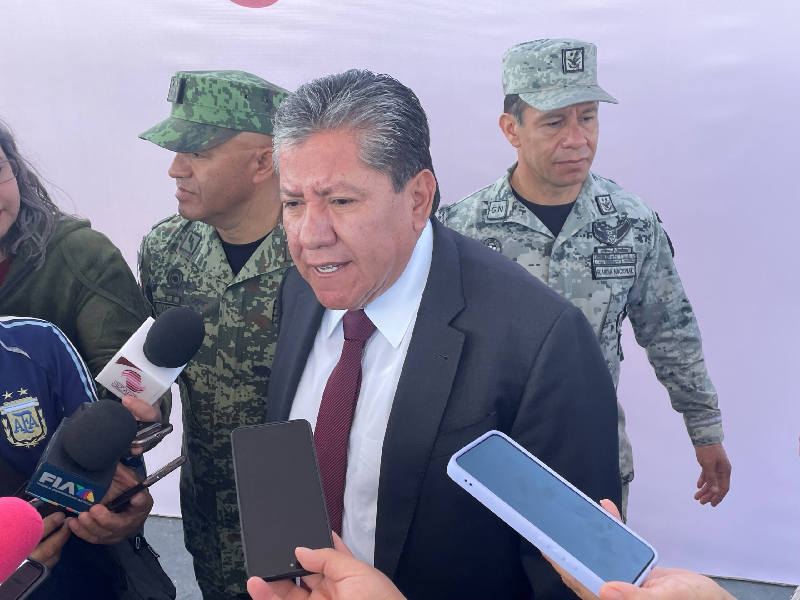 Se lanza el gobernador contra los jueces