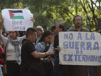 ONGs protestan frente a la Embajada de Israel contra la acción militar en Palestina