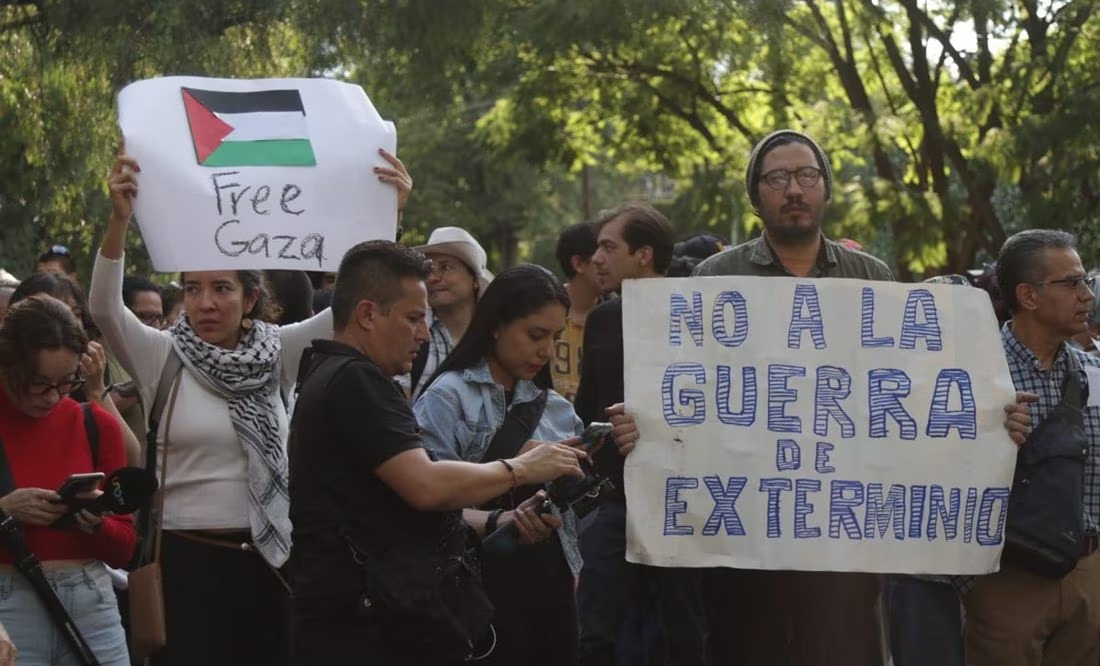 ONGs protestan frente a la Embajada de Israel contra la acción militar en Palestina