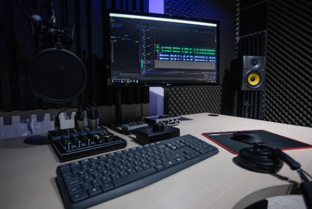 Aumenta audiencia y producción de podcast
