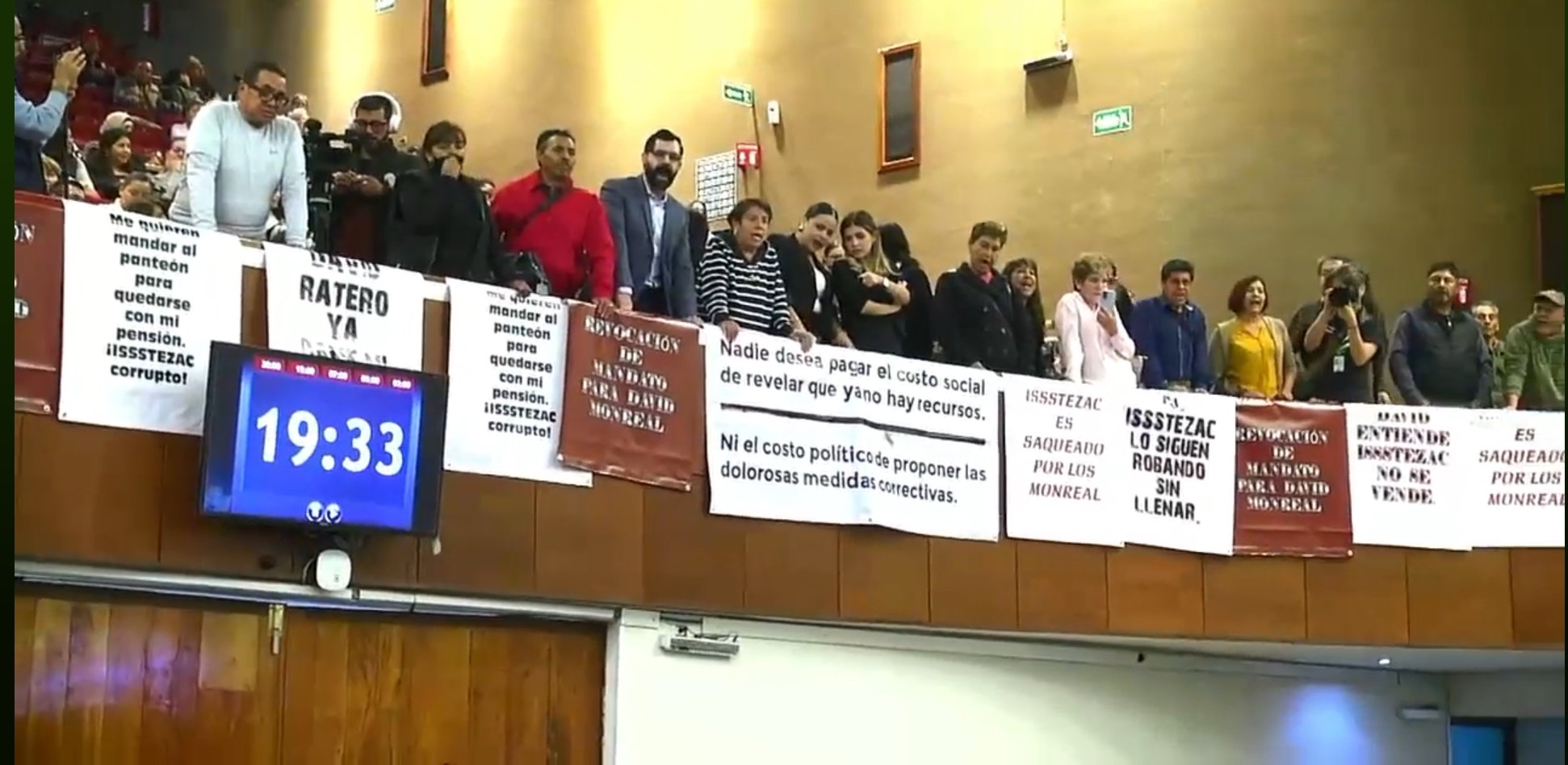 Revientan la comparecencia de Sánchez González