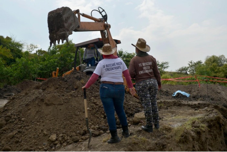México rebasa las 5 mil 600 fosas clandestinas 