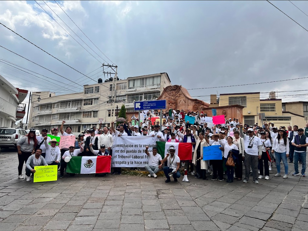 Se manifiestan trabajadores del PJF
