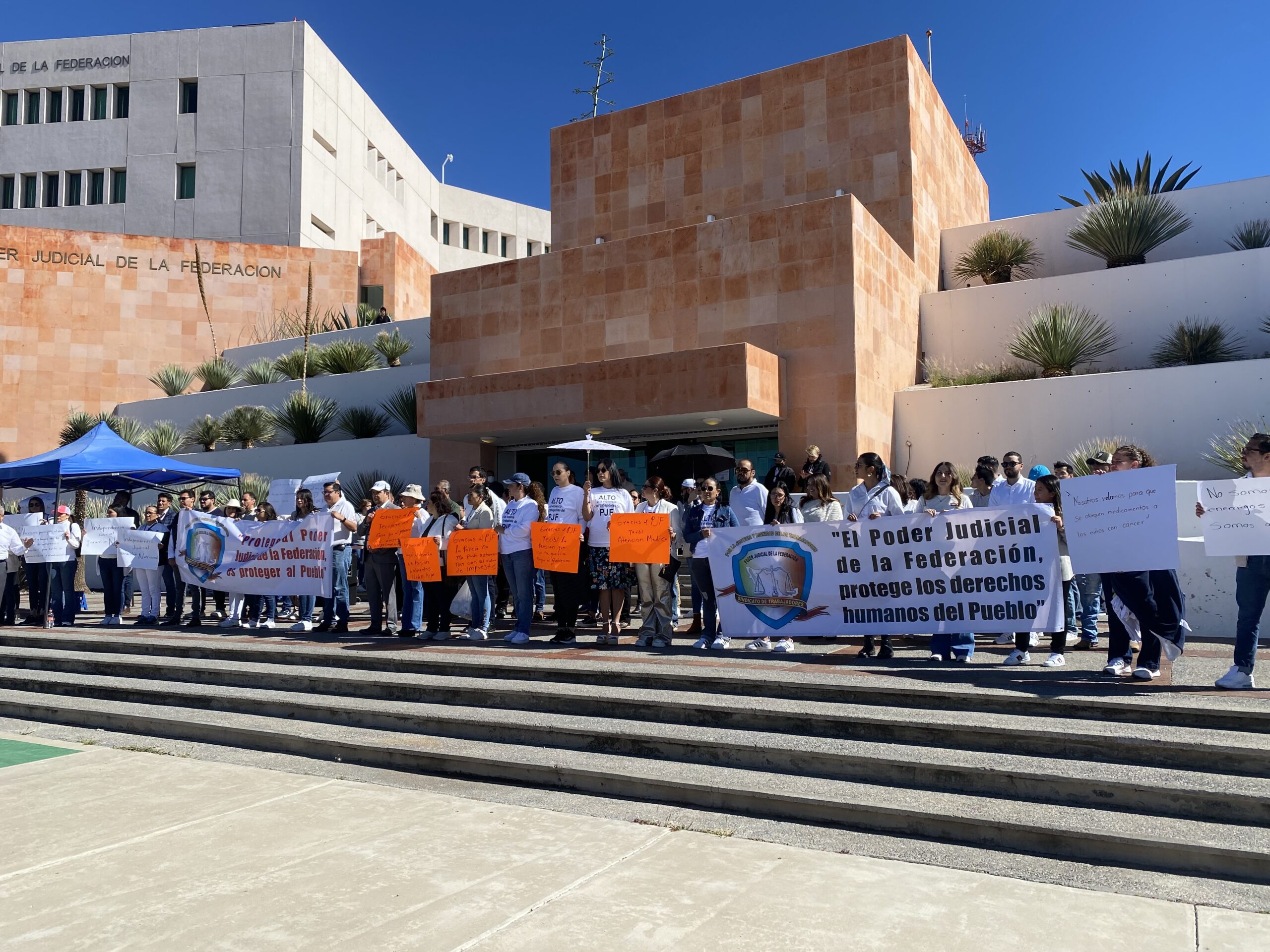 Se manifiestan trabajadores del Poder Judicial de la Federación