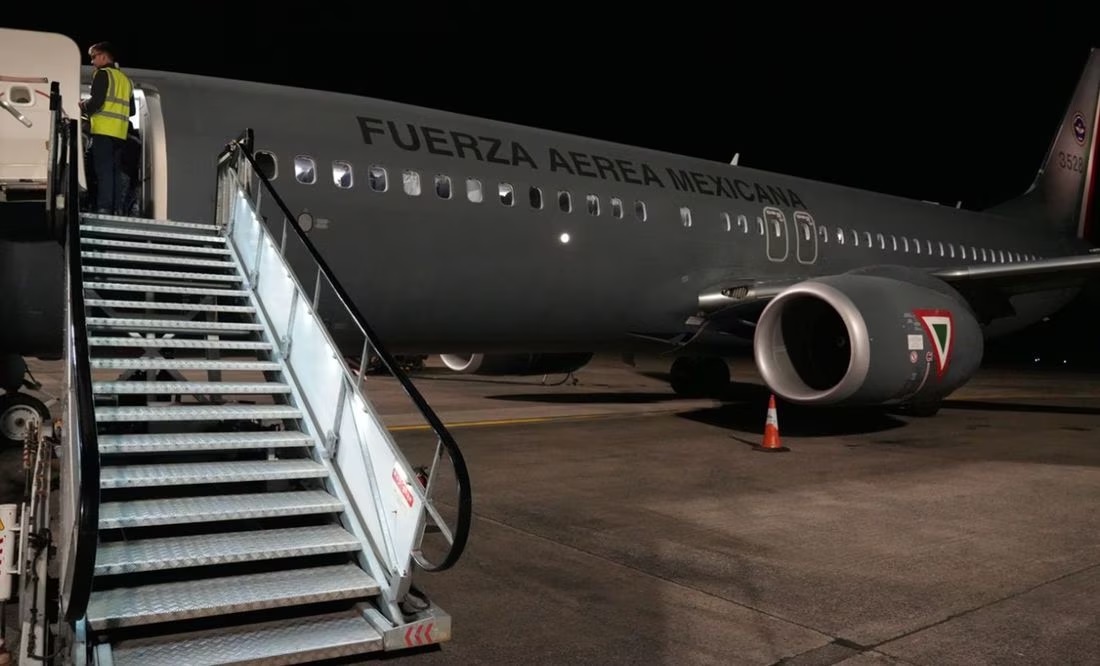 Regresan de Israel 140 mexicanos en primer vuelo de la Fuerza Aérea Mexicana