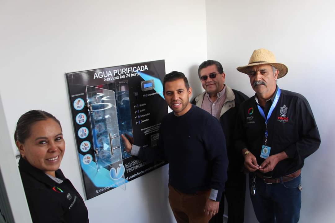 Lleva Omar Téllez más servicios a El Tecomate